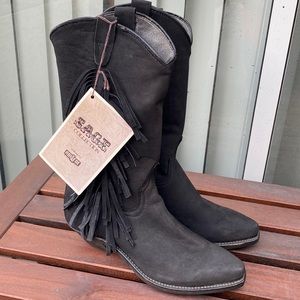 Sage Abilene Vintage Women’s Western Boots Size 6. Black with Fringe.